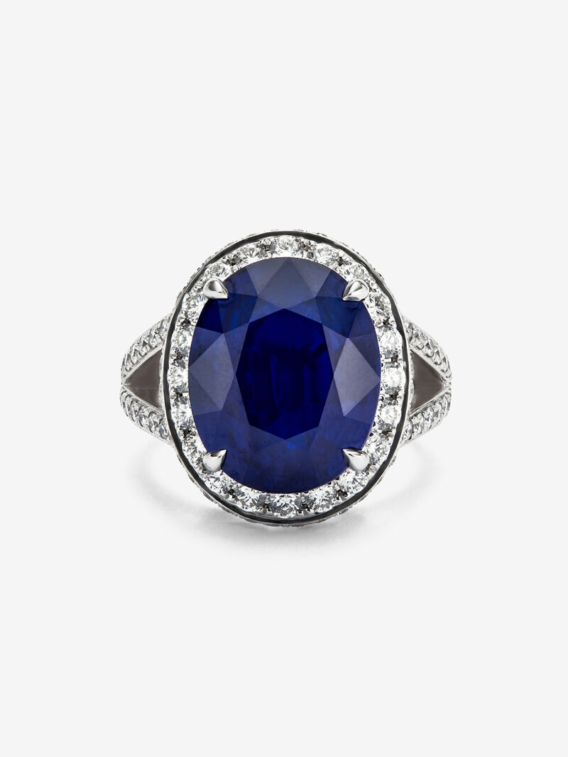 18K white gold ring with oval-cut royal blue sapphire of 12.64 cts and border and arm of 93 diamonds with a total of 1.74 cts image number 2