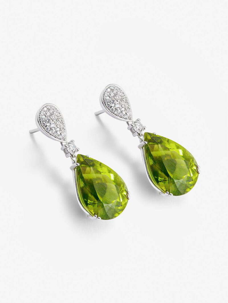 18K white gold earrings with 56 brilliant-cut diamonds with a total of 0.55 cts and 2 pear-cut green peridots with a total of 31.02 cts image number 2