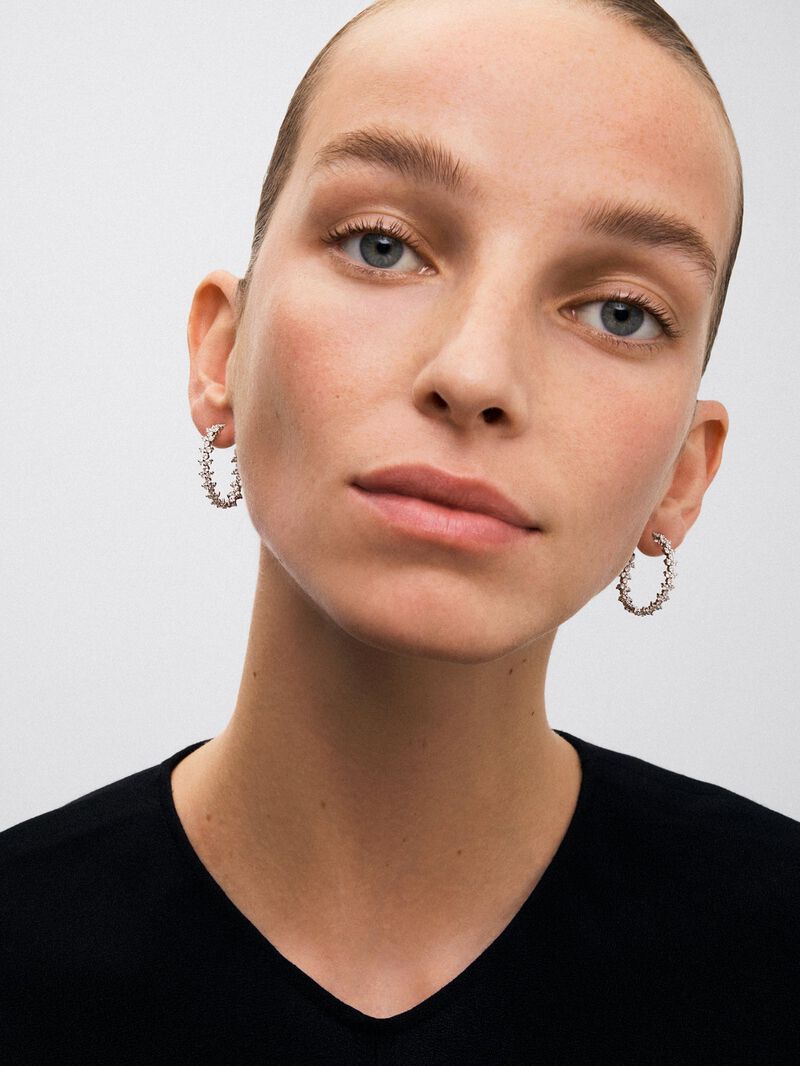 18K white gold hoop earrings with 90 brilliant-cut white diamonds with a total of 2.64 cts image number 5