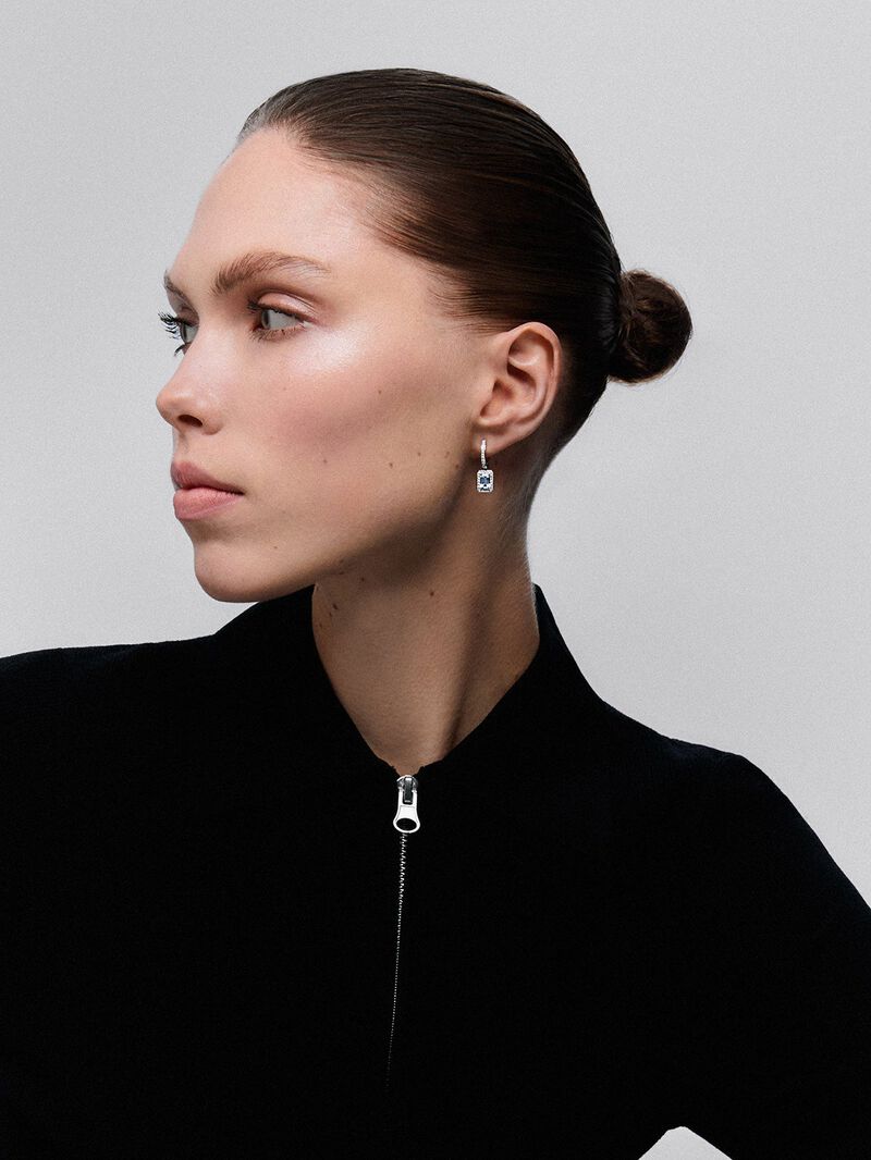 Hoop earrings with 18K white gold pendant featuring aquamarine and diamond image number 1