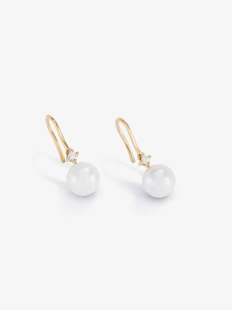18k yellow gold pendant earring with 8mm akoya pearl and diamond. image number 2