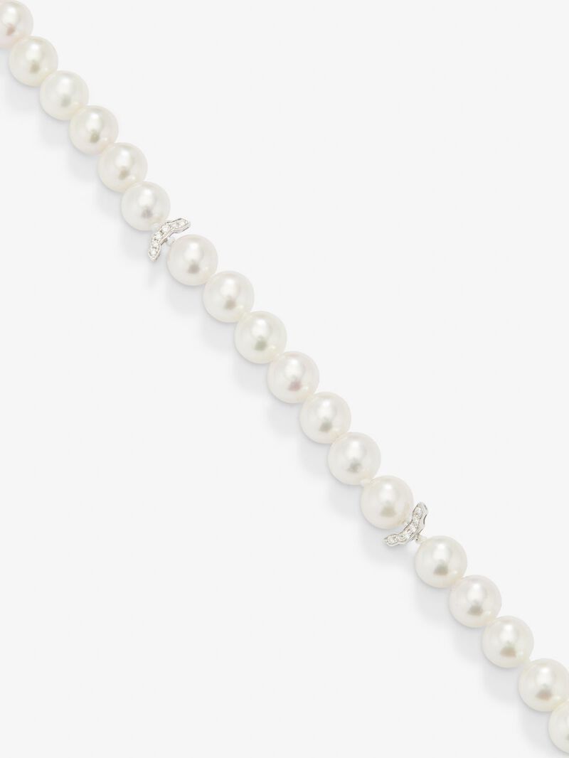 18K white gold necklace with akoya pearls image number 2