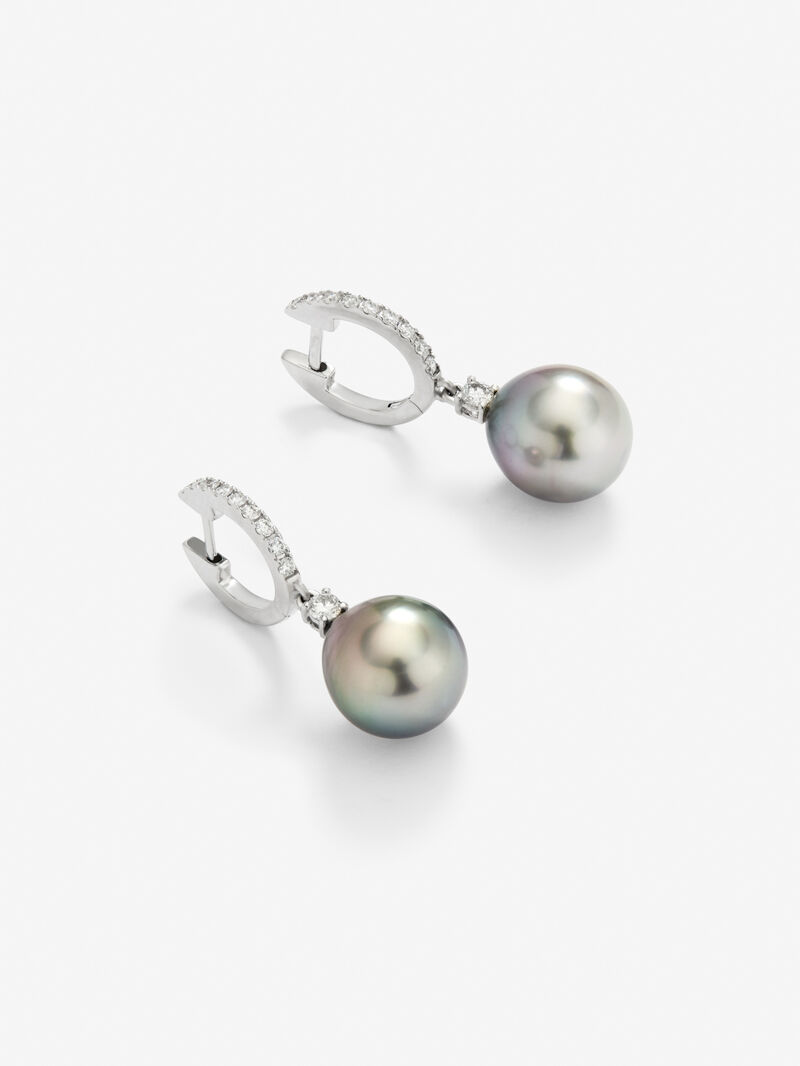 18kt white gold earrings with pearls image number 1