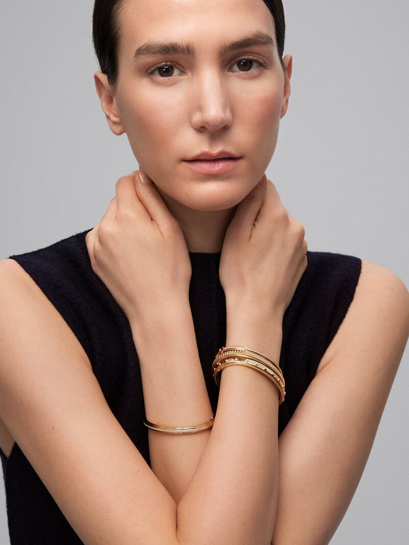 Rigid 18K yellow gold bracelet with 123 brilliant-cut diamonds with a total of 0.3 cts image number 5