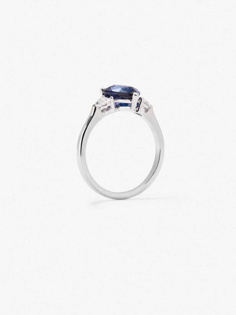 18K White Gold Ring with Royal Blue Zafir image number 4