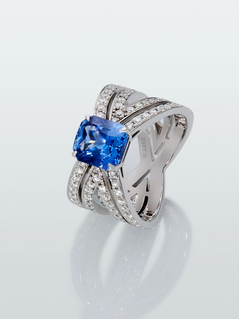 18K white gold multi-arm ring with octagonal-cut blue sapphire of 3.13 cts and brilliant-cut diamonds with a total of 1.07 cts image number 0