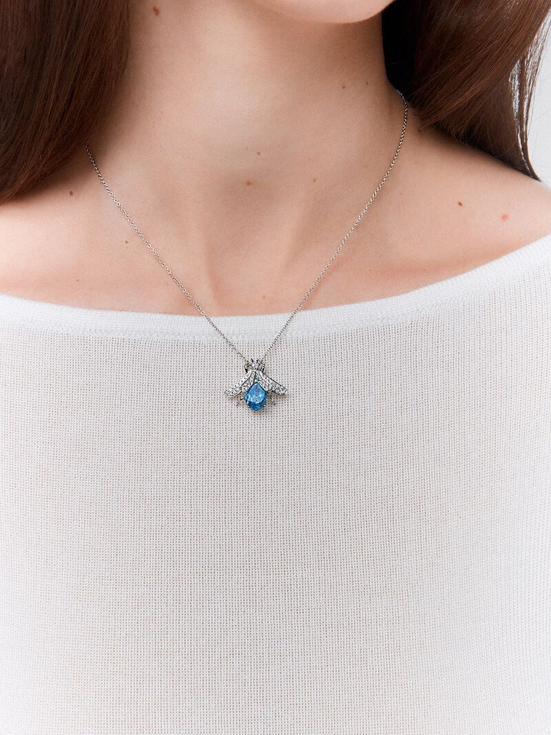 18kt white gold fly pendant with diamonds and blue stones image number 1