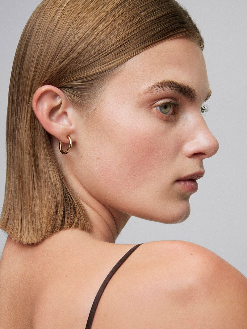 18K Yellow Gold Plain Hoop Earrings image number 3