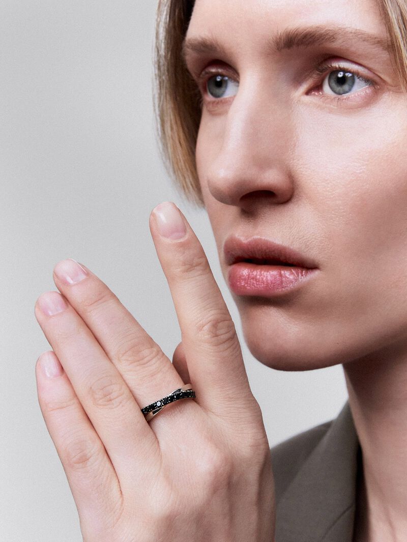 925 silver cross ring with 15 brilliant-cut black spinels image number 3