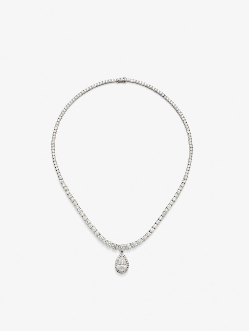 18K white gold pendant with pear-cut diamond of 2.4 cts and 23 brilliant-cut diamonds with a total of 0.28 cts image number 0