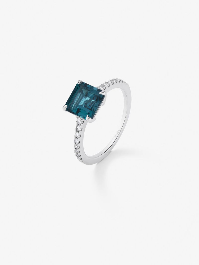 18K White Gold Solitary Ring with Topacio and Diamond image number 0