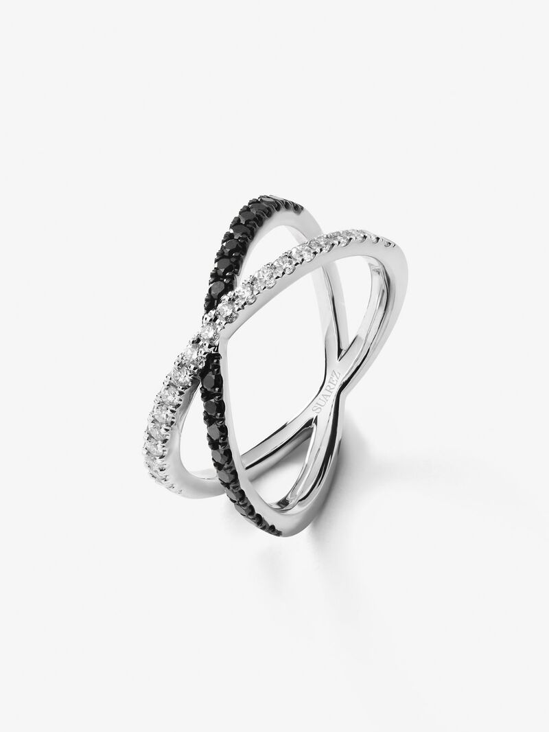 18K white gold cross ring with 21 brilliant-cut diamonds with a total of 0.25 cts and 18 brilliant-cut black diamonds with a total of 0.24 cts image number 0