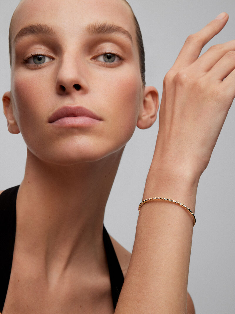 Rigid 18K yellow gold bracelet with 21 brilliant-cut diamonds with a total of 0.29 cts image number 1