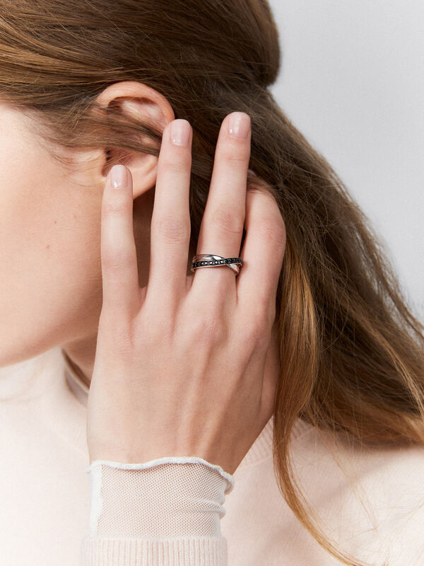 Anillo cruzado de plata con piedras espinelas negras de 0,57cts, SO16091-AGESP_V
