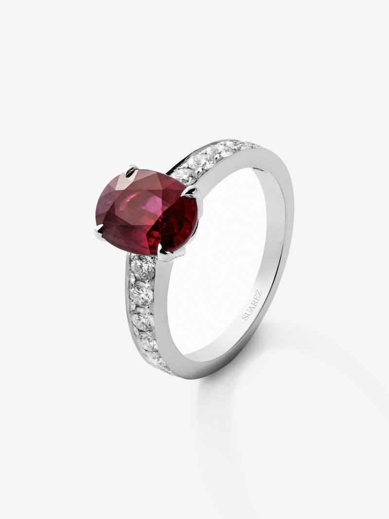 18K white gold ring with oval-cut pigeon red ruby ​​of 2.49 cts and 12 brilliant-cut diamonds with a total of 0.51 cts image number 0