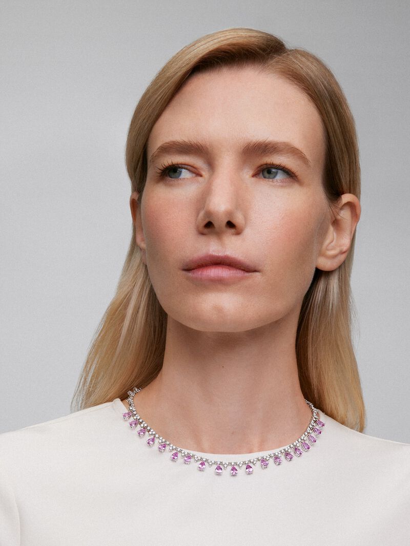 18K white gold rivière necklace with 19 pear-cut pink sapphires with a total of 16.03 cts and 161 round-cut diamonds with a total of 8.85 cts image number 1