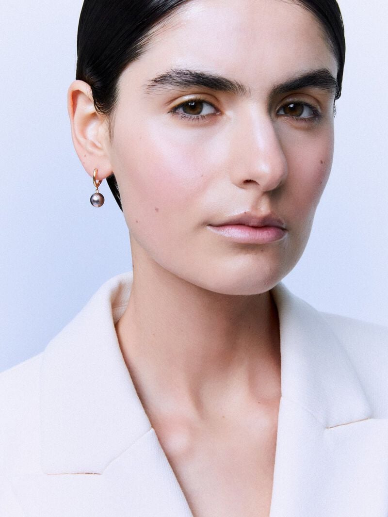 18k rose gold hoop earring with 9mm Tahitian pearl. image number 0