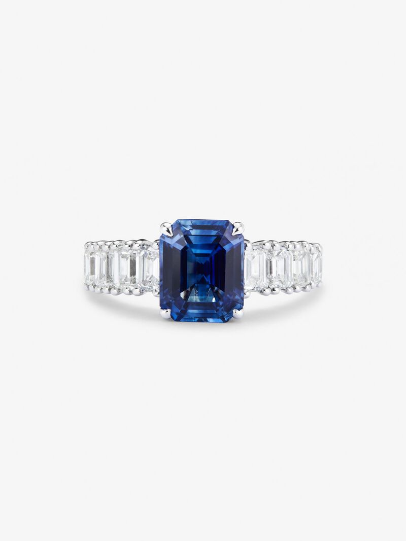 18K white gold solitaire ring with octagonal-cut blue sapphire of 3.11 cts and 8 emerald-cut diamonds with a total of 1.24 cts image number 2