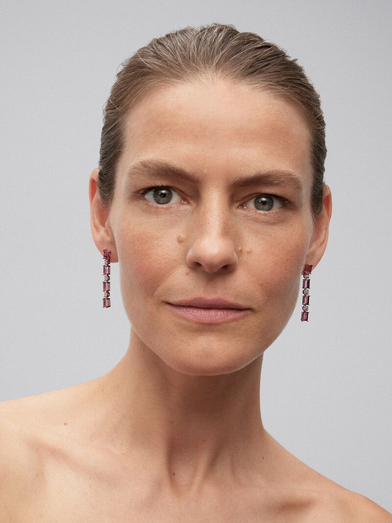 18kt white gold earrings diamonds and pink turmalines image number 3