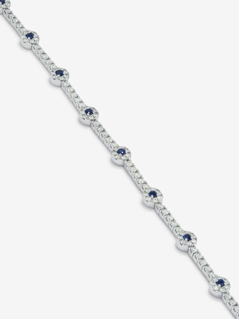 18K white gold bracelet with 143 brilliant-cut diamonds with a total of 1.66 cts and 12 brilliant-cut blue sapphires with a total of 0.5 cts image number 4