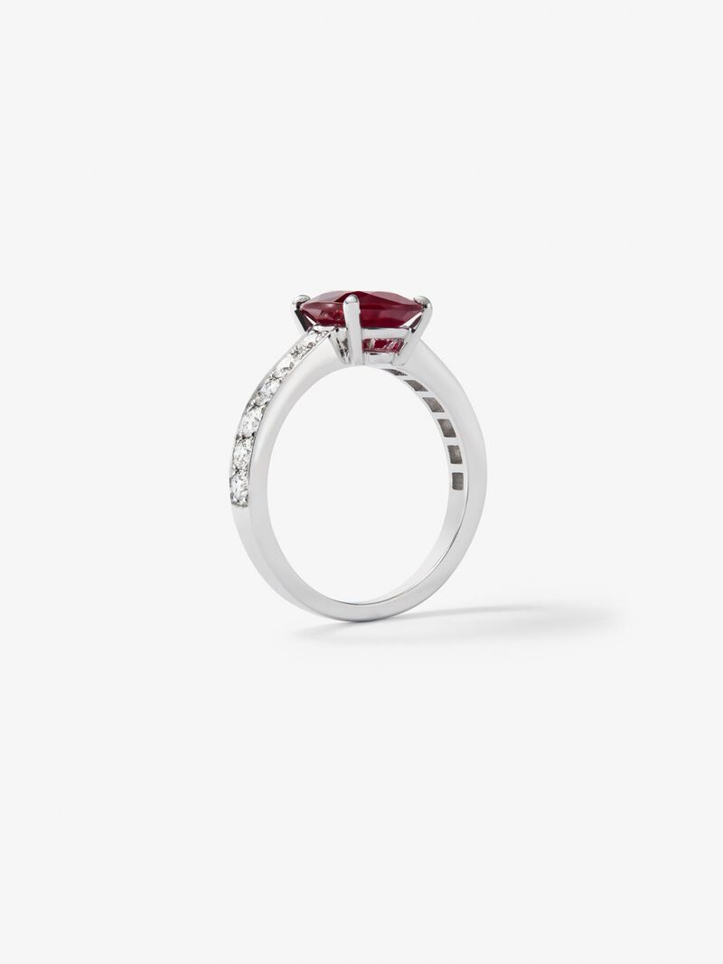 18K white gold ring with oval-cut pigeon red ruby ​​of 2.51 cts and 12 brilliant-cut diamonds with a total of 0.56 cts image number 4