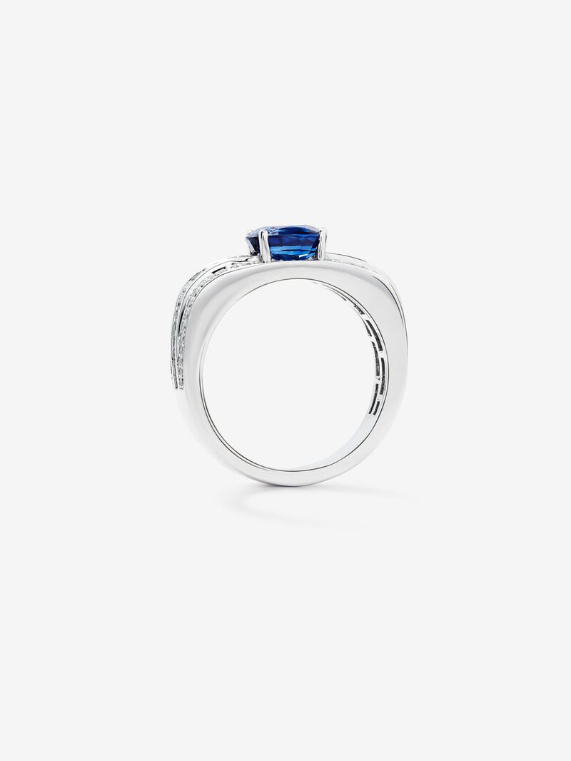 18K White Gold Ring with Royal Blue Zafiro in 1.56 cts and white diamonds in 0.71 cts image number 4