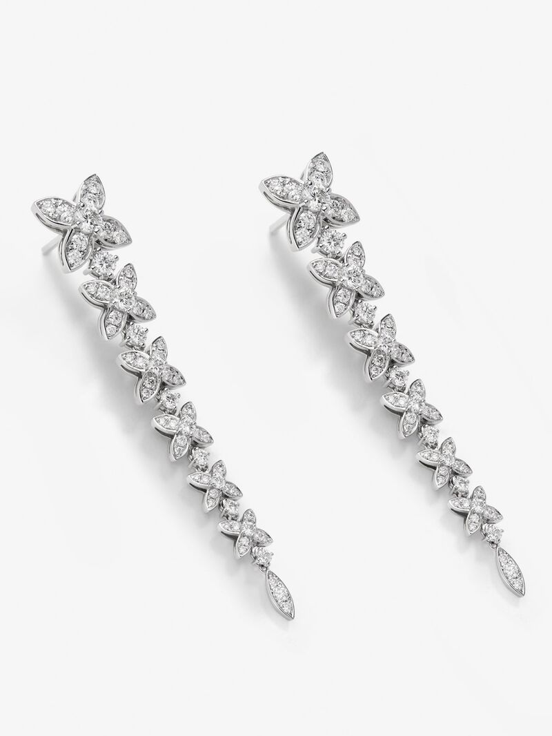 18K white gold earrings with white diamonds in 2.48 cts image number 3