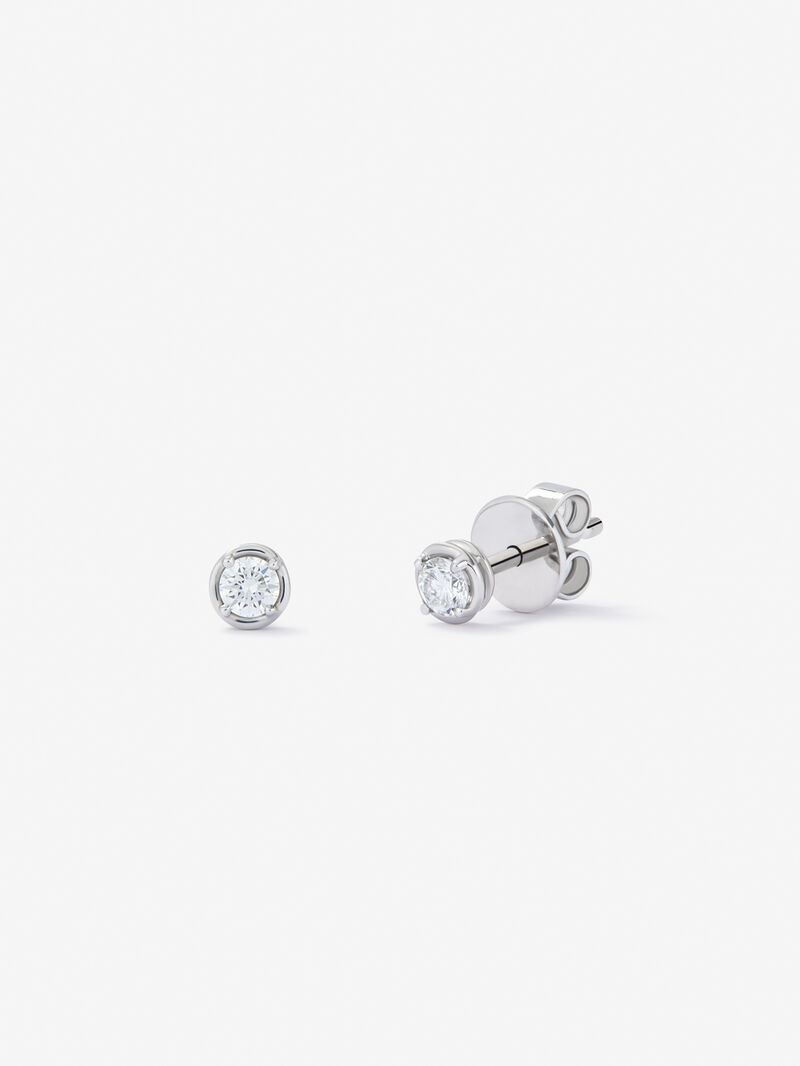 18K white gold earrings with solitary diamond image number 0