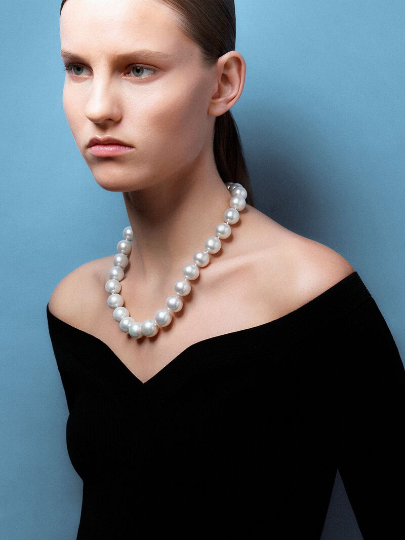 Australian pearl necklace with hidden 18kt white gold clasp. image number 3