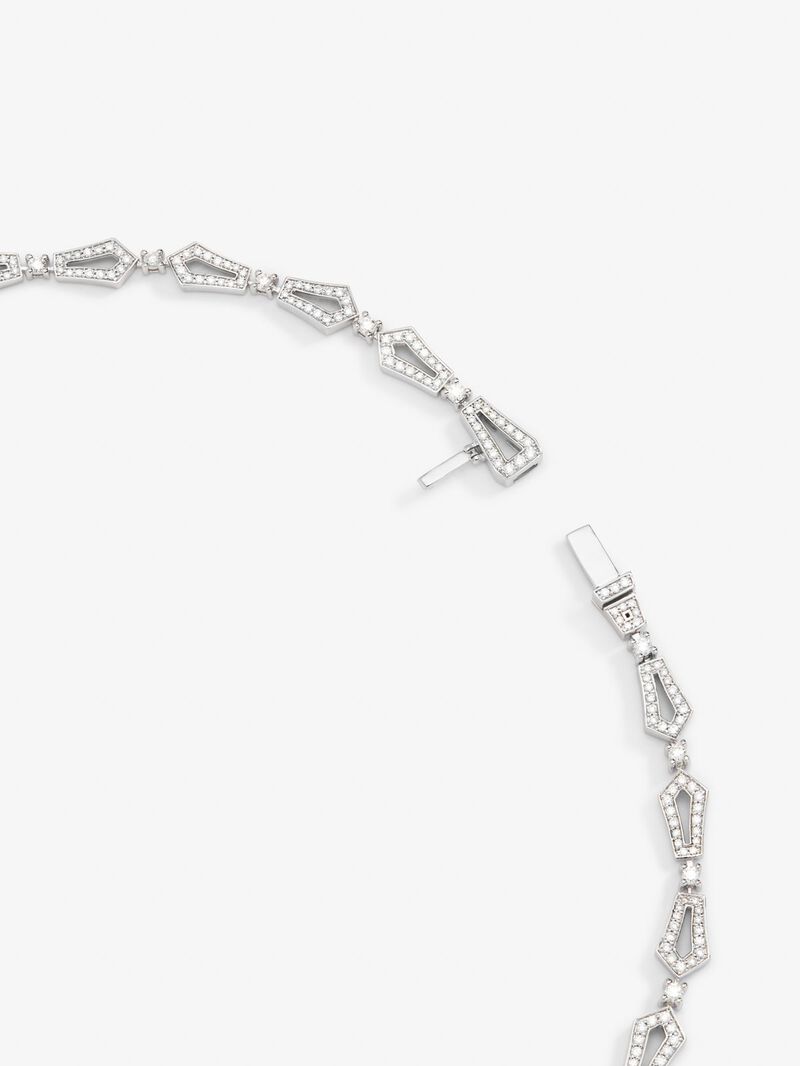 18K white gold necklace with cushion-cut blue sapphire of 3.17 cts and 513 brilliant-cut diamonds with a total of 4.13 cts image number 2
