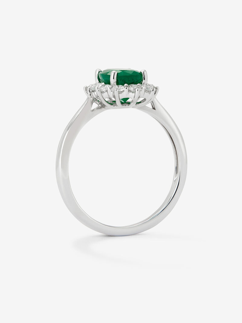 18K White Gold Ring with Oval Cut Green Emerald 0.93 cts and Brilliant Cut Diamonds Total 0.42 cts image number 4