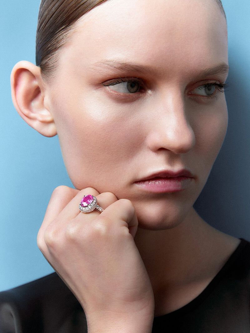 18kt white gold ring with 4.49 carat oval cut pink sapphire and diamonds. image number 0