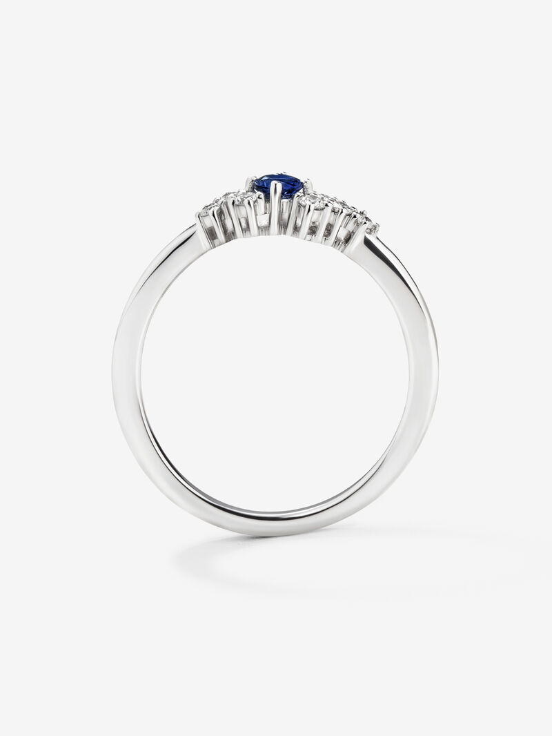 18K white gold ring with sapphire and diamonds. image number 4