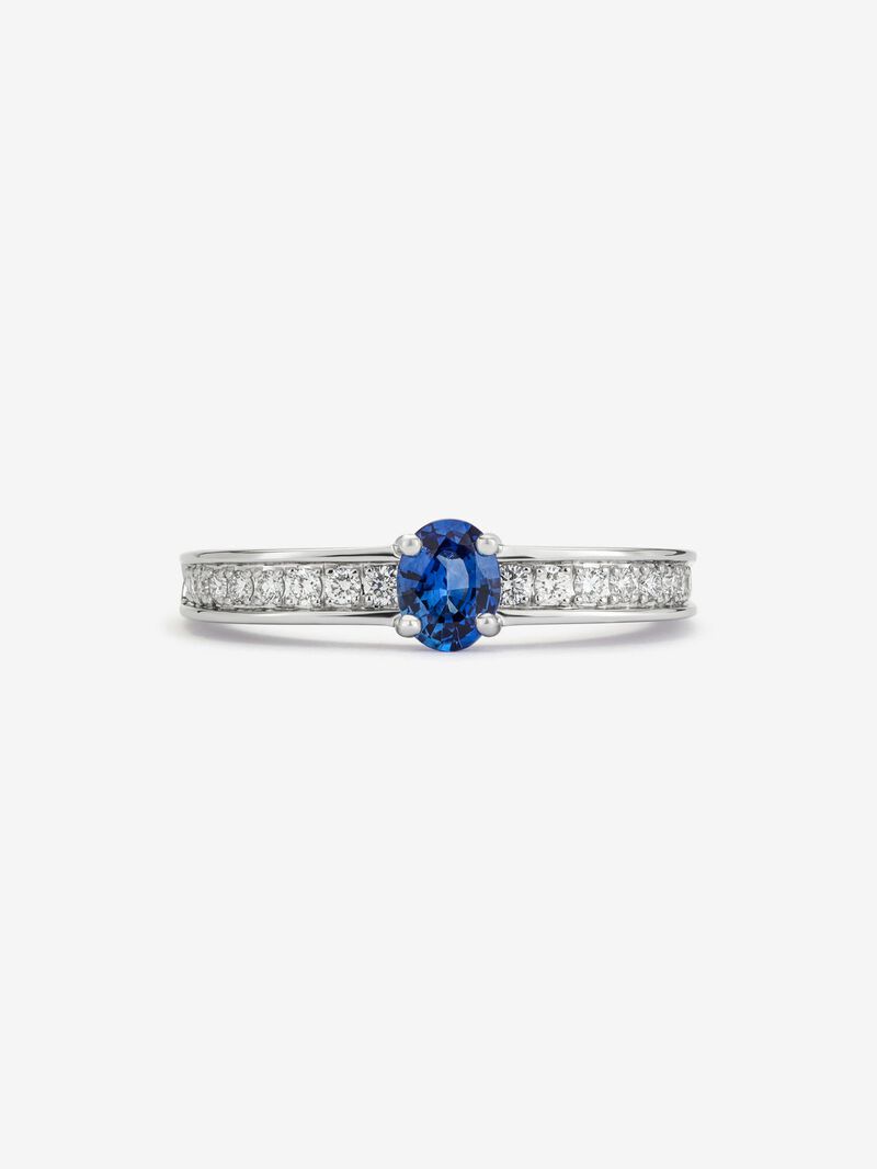 18K white gold ring with oval-cut blue sapphire of 0.47 cts and 22 brilliant-cut diamonds with a total of 0.16 cts image number 1