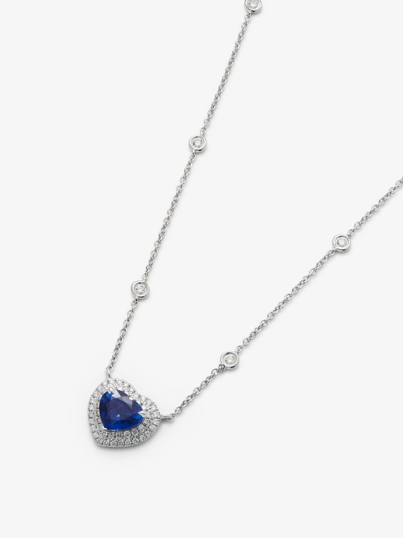 18K white gold pendant with heart-cut royal blue sapphire of 1.51 cts and 59 brilliant-cut diamonds with a total of 0.3 cts image number 2