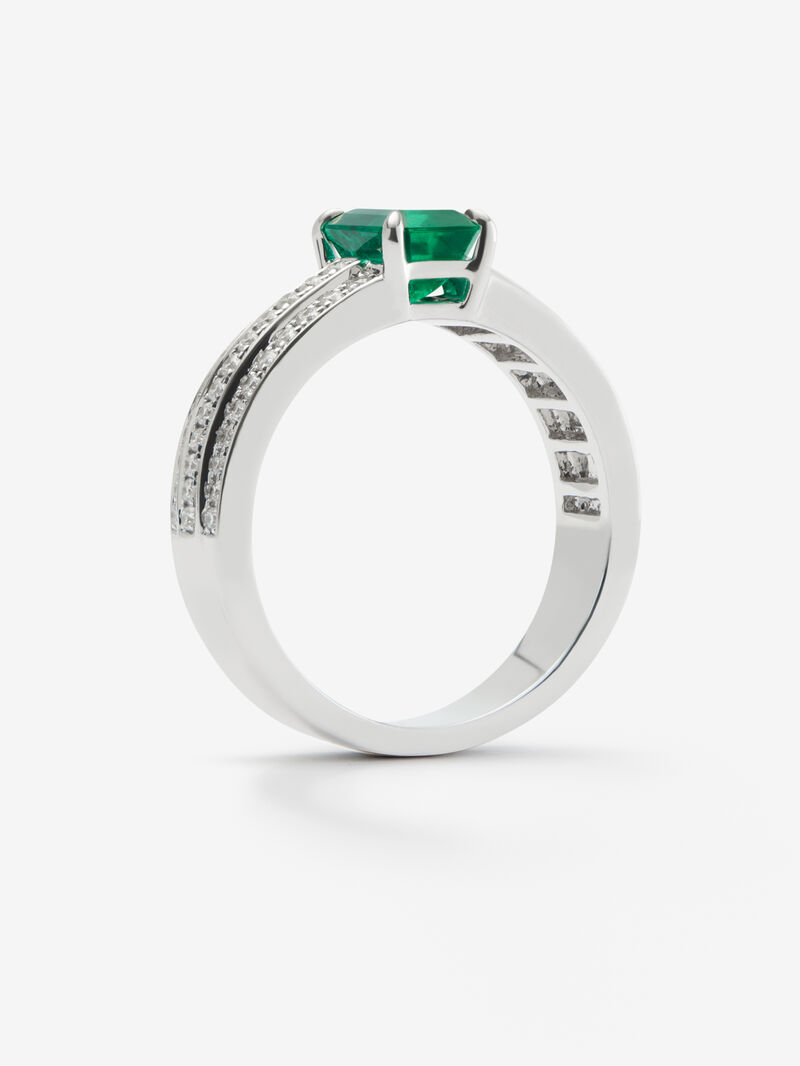 18K white gold ring with octagonal cut emerald of 0.98 cts and 68 brilliant cut diamonds with a total of 0.39 cts image number 4