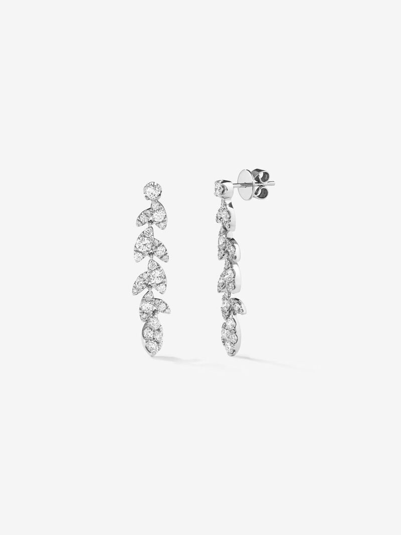 18K white gold earrings with 58 brilliant-cut diamonds with a total of 1.48 cts image number 0