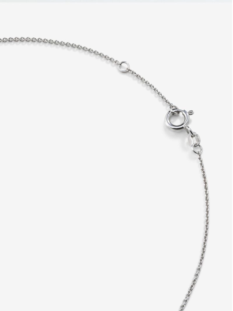 18K white gold pendant with 5 4 and 5mm Akoya pearls and 16 brilliant-cut white diamonds with a total of 0.22 image number 4