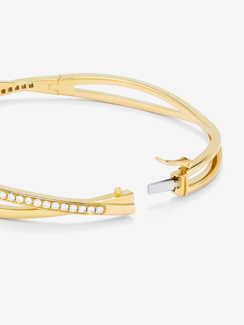 18kt yellow gold rigid bracelet with diamonds image number 4