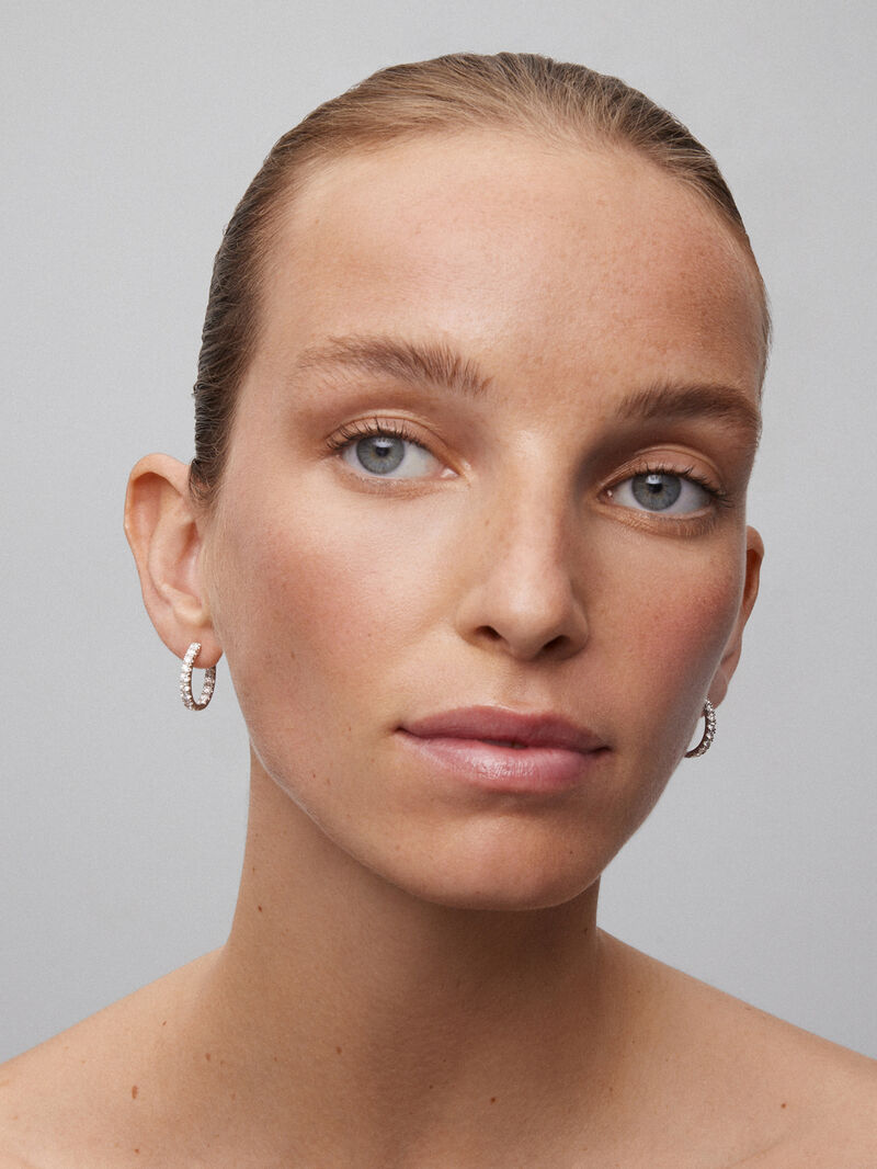 18K white gold hoop earrings with 36 brilliant-cut diamonds with a total of 1.99 cts image number 3
