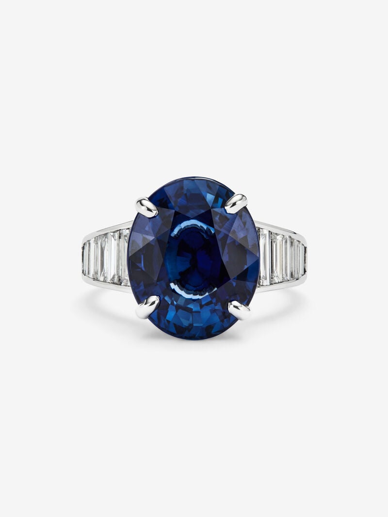 18K white gold ring with oval-cut blue sapphire of 11.18 cts and 16 baguette-cut diamonds with a total of 1.27 cts image number 2