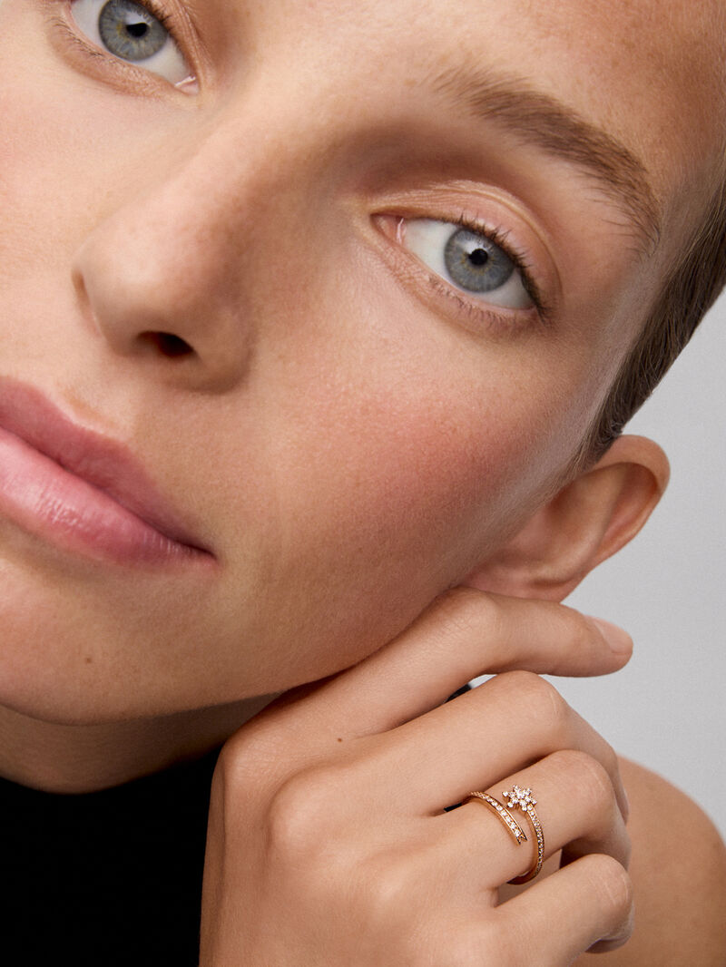Open cross star ring in 18K rose gold with diamonds image number 1