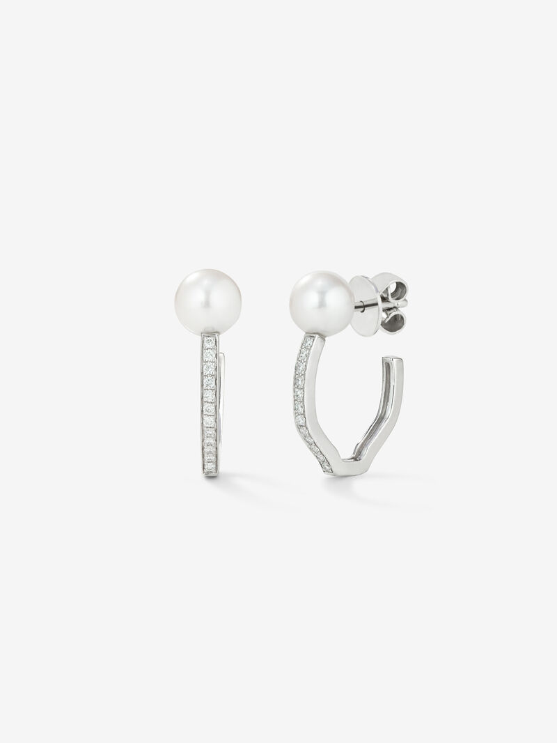 18k white gold hoop earrings with 6mm Akoya pearl. image number 0