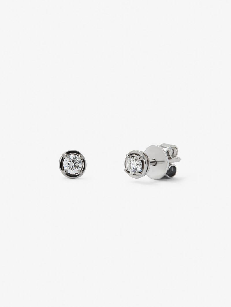 18K white gold earrings with solitary diamond image number 0