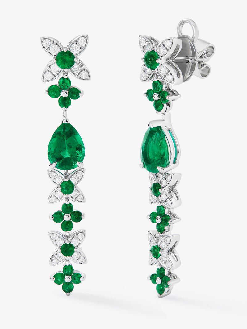 18K white gold earrings with green and bright emeralds of 3.4 cts and diamonds 0.49 cts image number 0