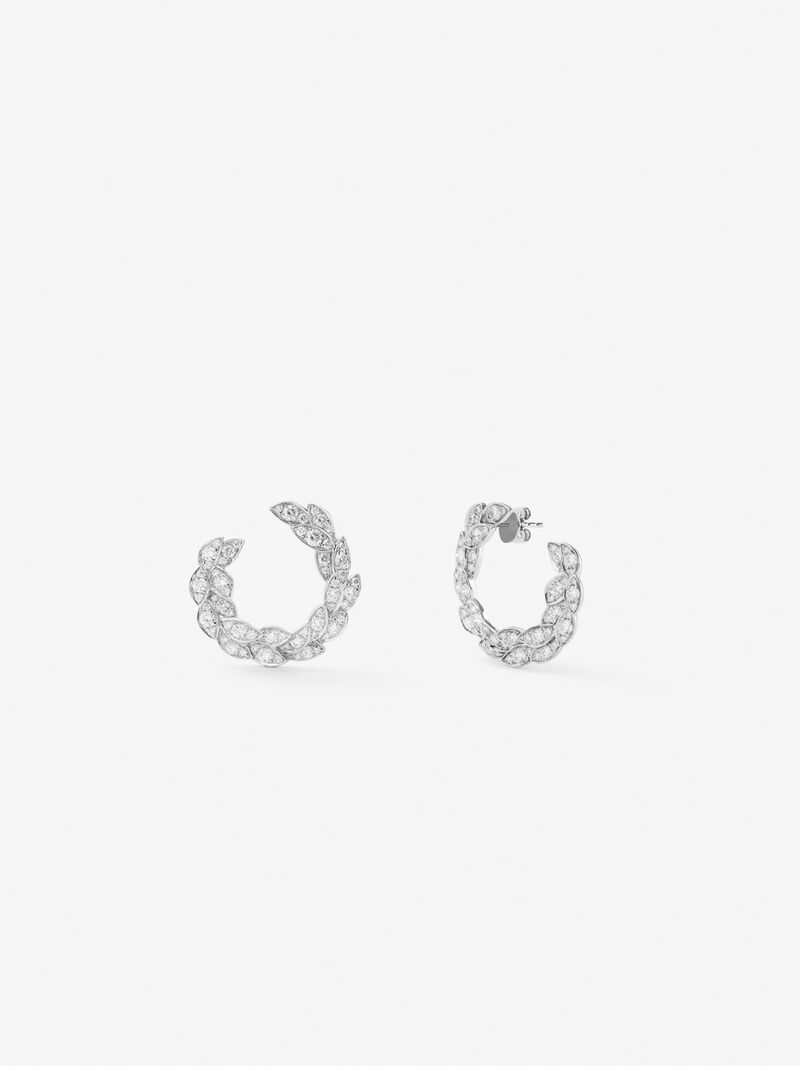 18kt white gold earrings with diamonds image number 0