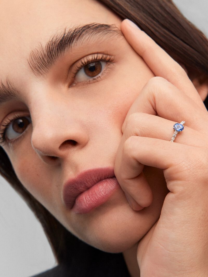 18K White Gold Solitary Ring with Zafiro and Diamond image number 0