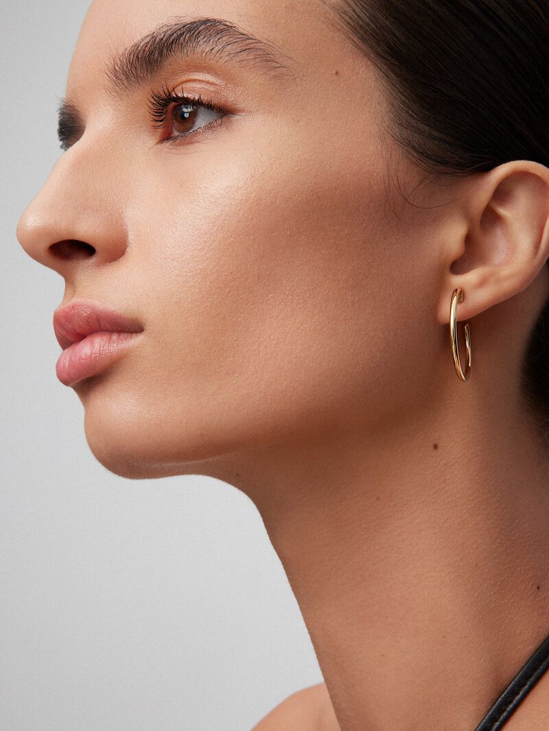 18K Yellow Gold 28.5mm Hoop Earrings image number 3