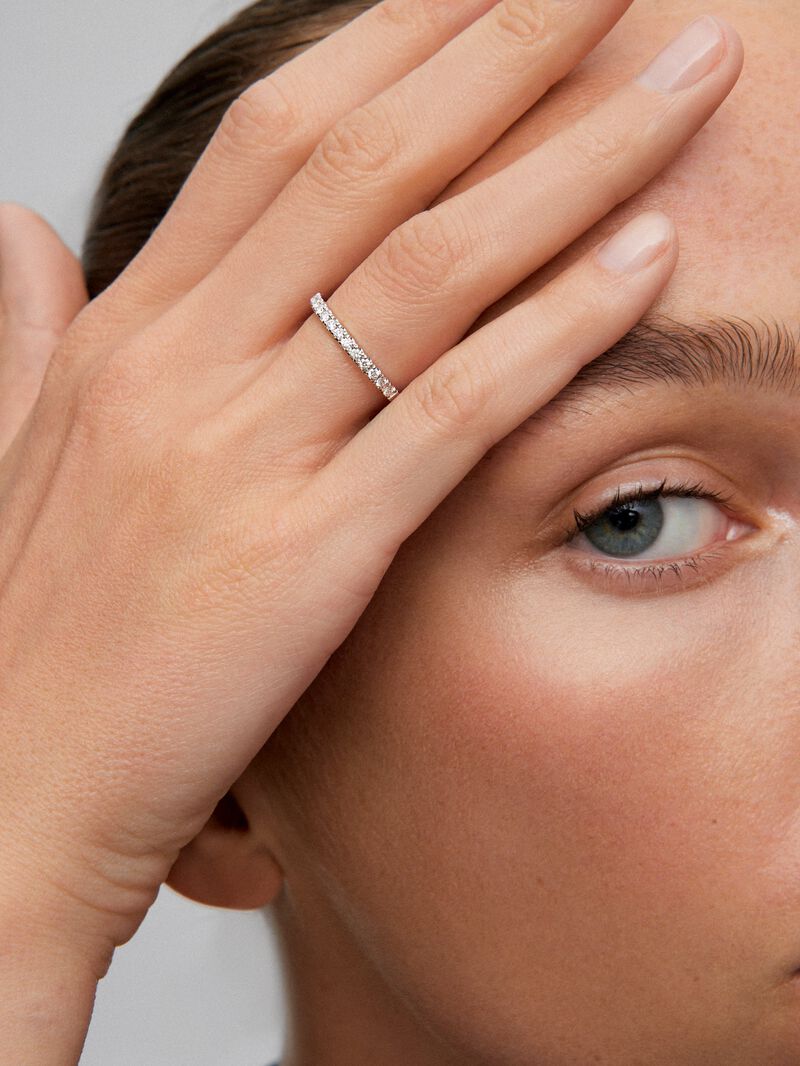 Half ring in 18K white gold with 15 brilliant-cut diamonds with a total of 0.25 cts image number 3