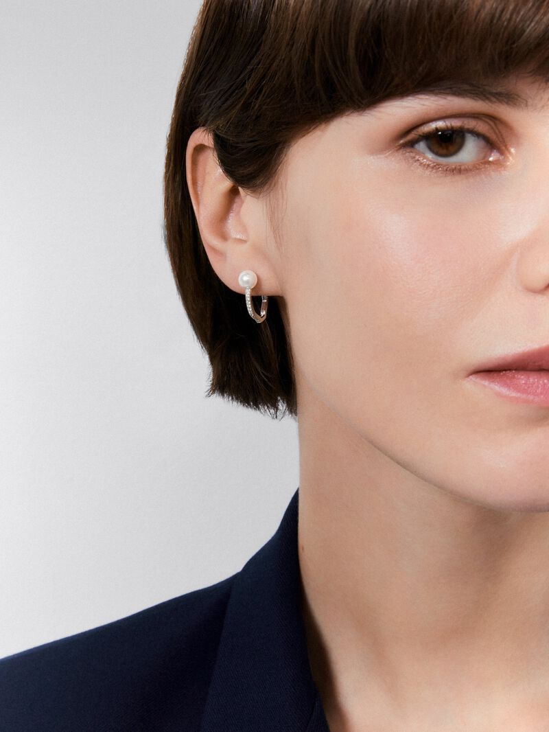 18k white gold hoop earrings with 6mm Akoya pearl. image number 3
